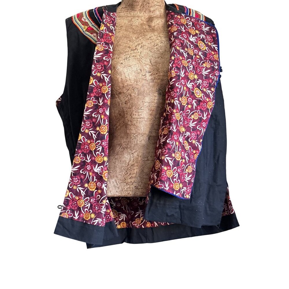 Vtg  Handcrafted Embroidered Art to Wear Boho Vest - Picture 2 of 15